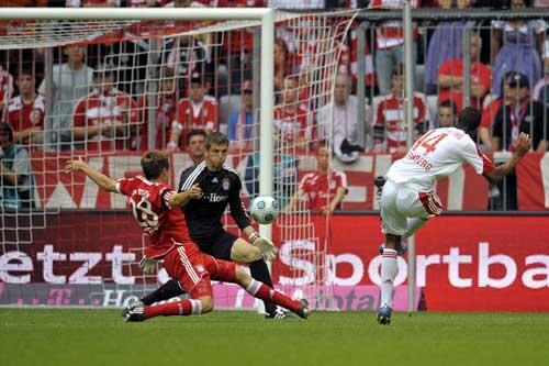 Der Moment, als es nach einer Überraschung aussah: Choupo-Moting erzielt das 1:1 für den Club.