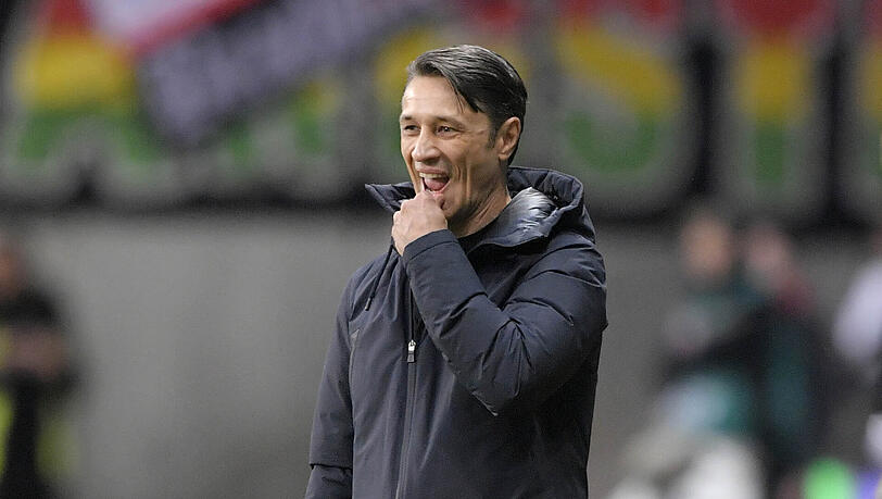 Niko Kovac verteidigt sein Team nach der 1:5-Klatsche bei Eintracht Frankfurt. Niko Kovac verteidigt sein Team nach der 1:5-Klatsche bei Eintracht Frankfurt.