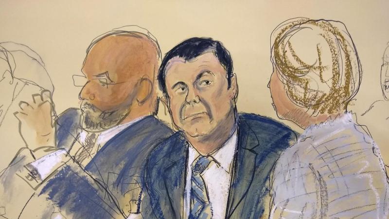 Gerichtszeichnung: Joaquin "El Chapo" Guzmán (M) auf der Anklagebank in Brooklyn. Gerichtszeichnung: Joaquin "El Chapo" Guzmán (M) auf der Anklagebank in Brooklyn.