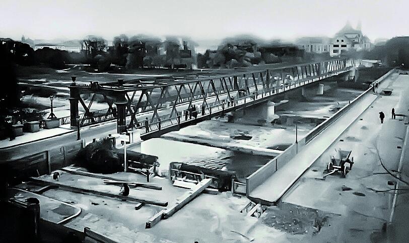 Brückenneubau nach dem Jahrhundert-Hochwasser vom September 1899.