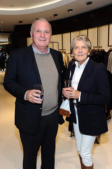 Ulio Hoeneß kam zusammen mit Frau Susanne.