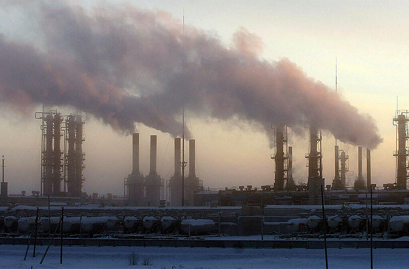 Blick auf eine Öl- und Gasförderanlage im russischen Nowy Urengoi. Dem russischen Staat gehören mehr als 50 Prozent der heimischen Ölindustrie.