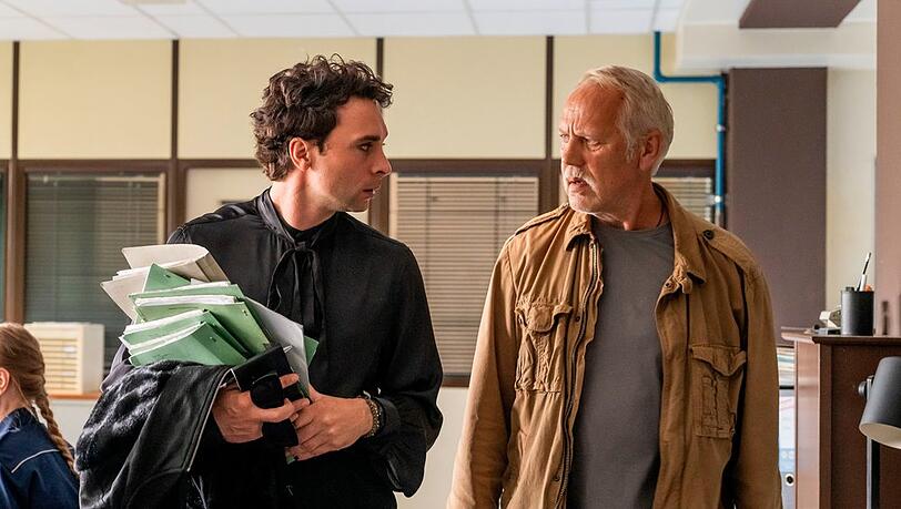 "Polizeiruf 110: Goldraub": Kriminalkommissar Vincent Ross (André Kaczmarczyk, l.) und Kriminalkommissar Karl Rogov (Frank Leo Schröder) verfolgen die Spur einer von Polen aus agierenden Diebesbande. "Polizeiruf 110: Goldraub": Kriminalkommissar Vincent Ross (André Kaczmarczyk, l.) und Kriminalkommissar Karl Rogov (Frank Leo Schröder) verfolgen die Spur einer von Polen aus agierenden Diebesbande.