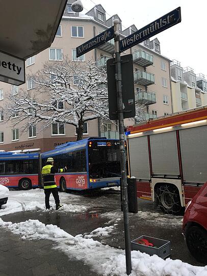 Aber auch hier blieb ein Bus liegen.