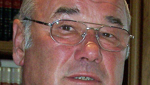 Bürgermeister Dieter Adam muss jetzt zahlen. Bürgermeister Dieter Adam muss jetzt zahlen.