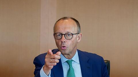 Kanzler Friedrich Merz spricht von einem kraftvollen Signal an internationale Unternehmen. (Archivbild)
