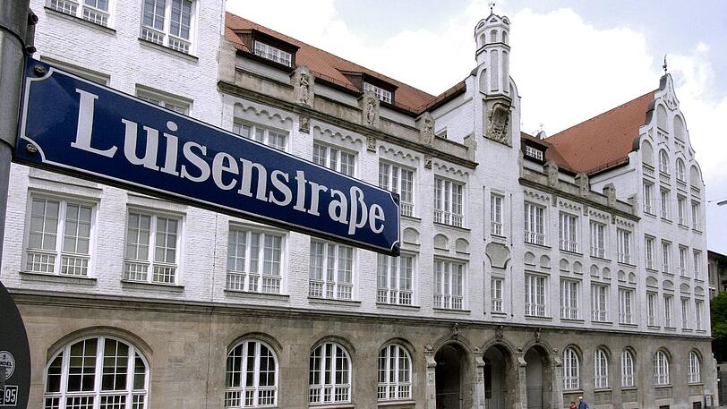 Das Luisengymnasium in München: Mit dem Umbau sollen die Schüler mehr Platz in der Mensa bekommen.
