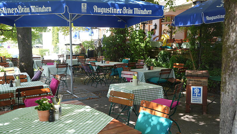 Der Alte Wirt ist ein Familienbetrieb – mit wunderbaren Schattenplätzen im Biergarten. Der Alte Wirt ist ein Familienbetrieb – mit wunderbaren Schattenplätzen im Biergarten.