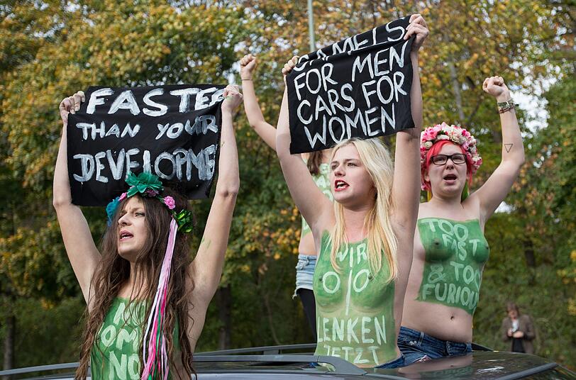 Die Bilder vom Nackt-Protest in Berlin.