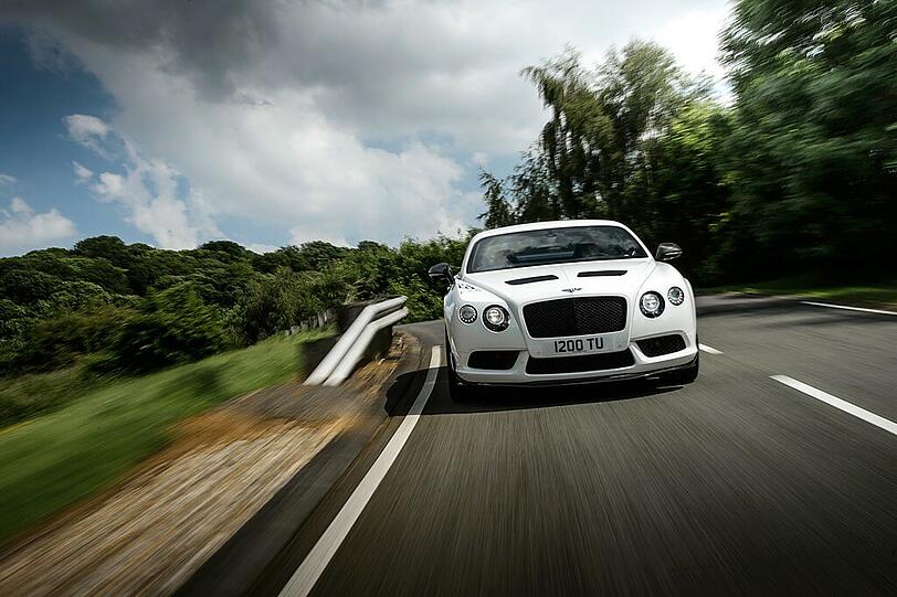 Das 282 625 Euro teure und 580 PS starke Bentley Continental GT3-R Coupé versteht sich als Straßenversion der jüngst aufgelegten Rennwagens auf Basis des Continental.