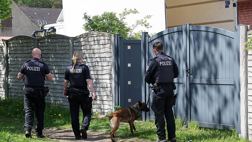 Neben Goldsp&uuml;rhunden kommen laut LKA auch Bargeldsp&uuml;rhunde und ein R&ouml;ntgenmobil vom Zoll zum Einsatz.