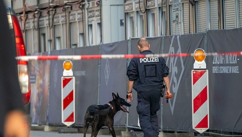 Das Landeskriminalamt ermittelt wegen eines politischen Hintergrunds. Das Landeskriminalamt ermittelt wegen eines politischen Hintergrunds.