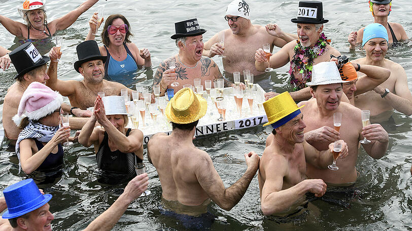 Neujahrsschwimmer im Genfer See.