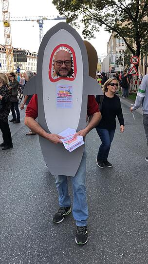 Motto: ausspekuliert! Am Samstag kamen um die 10.000 Menschen zur großen Demo gegen Spekulanten, Mietwahnsinn und für mehr Mieterschutz nach München.