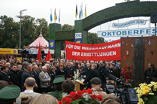 Die Wiesn trägt Schwarz: die Trauerfeier am Sonntag.