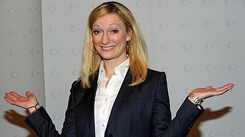 Mit 40 Jahren gefragter denn je: Monika Gruber beim Fototermin des ZDF.
