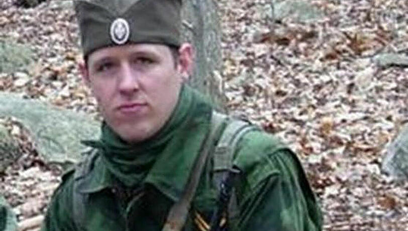 "Cop-Killer" Eric Frein nauf einem Fahndungsbild des FBI. Am Donnerstag wurde der Polizistenmörder festgenommen. "Cop-Killer" Eric Frein nauf einem Fahndungsbild des FBI. Am Donnerstag wurde der Polizistenmörder festgenommen.