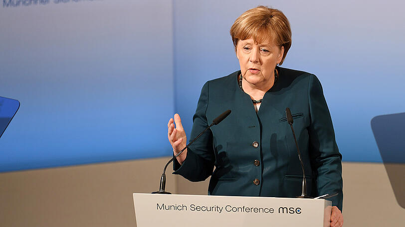 Bundeskanzlerin Angela Merkel (CDU) spricht am Samstagmorgen bei der Münchner Sicherheitskonferenz im Bayerischen Hof.