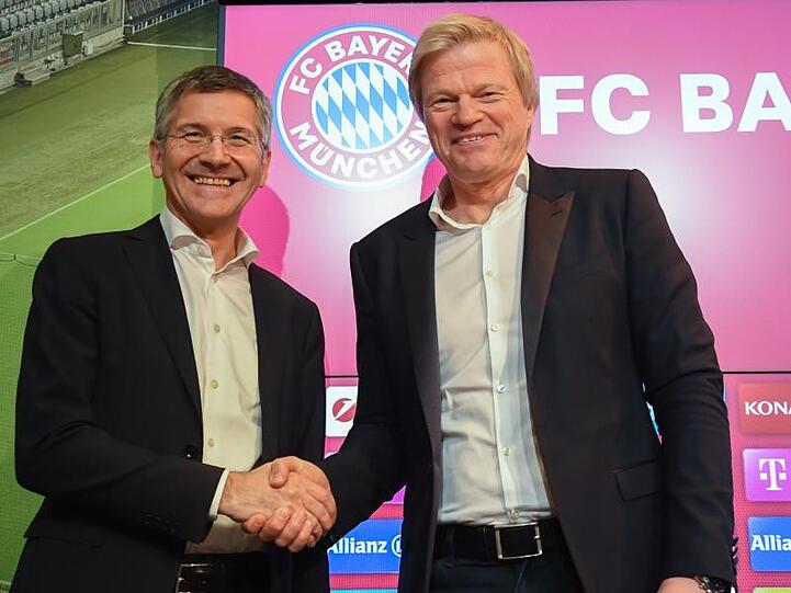 Willkommen zurück: FCB-Präsident Herbert Hainer begrüßt Kahn bei dessen Vorstellung.