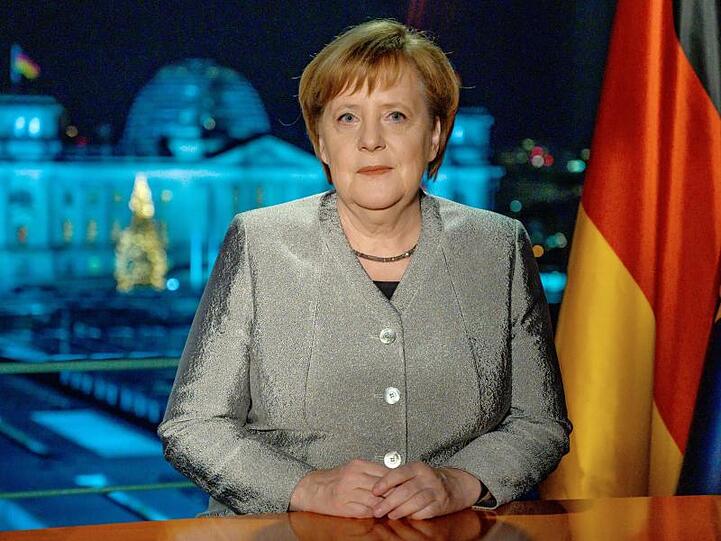 Bundeskanzlerin Angela Merkel nach der Aufzeichnung ihrer Neujahrsansprache im Kanzleramt.