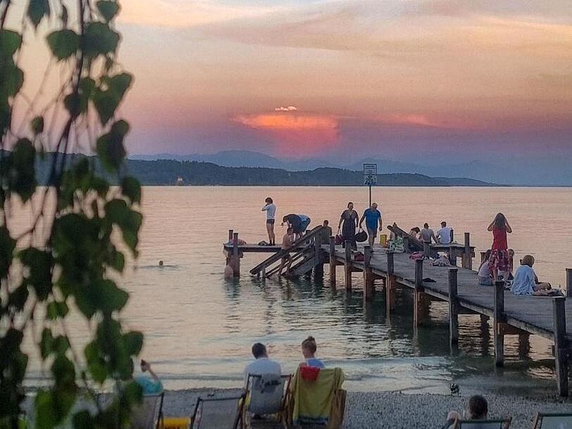 „Ein Ort für alle": der Steg 1 am Starnberger See. „Ein Ort für alle": der Steg 1 am Starnberger See.