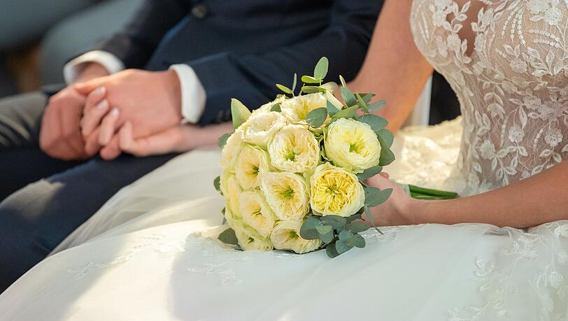 Eigentlich sollte es ein schöner Tag zwischen Liebenden werden, doch in Straubing eskalierte eine Hochzeit. (Symbolbild) Eigentlich sollte es ein schöner Tag zwischen Liebenden werden, doch in Straubing eskalierte eine Hochzeit. (Symbolbild)