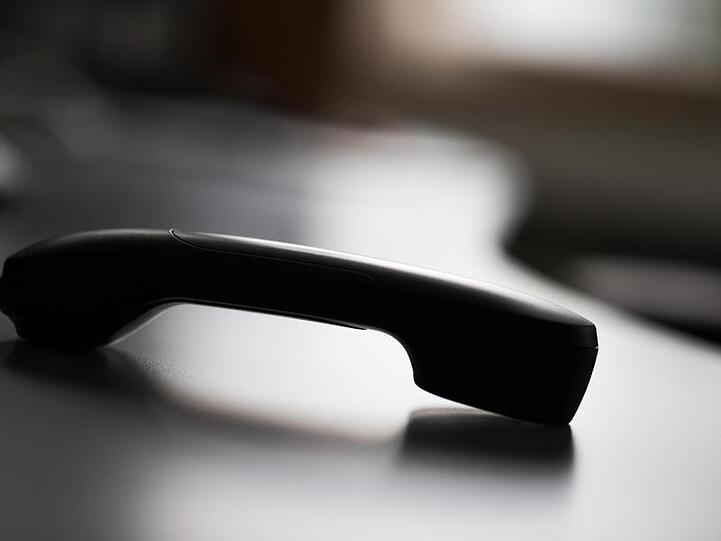 Trickbetrug per Telefon - für die Täter eine bequeme Variante, ihre Opfer um ihr Geld zu bringen. (Symbolbild)