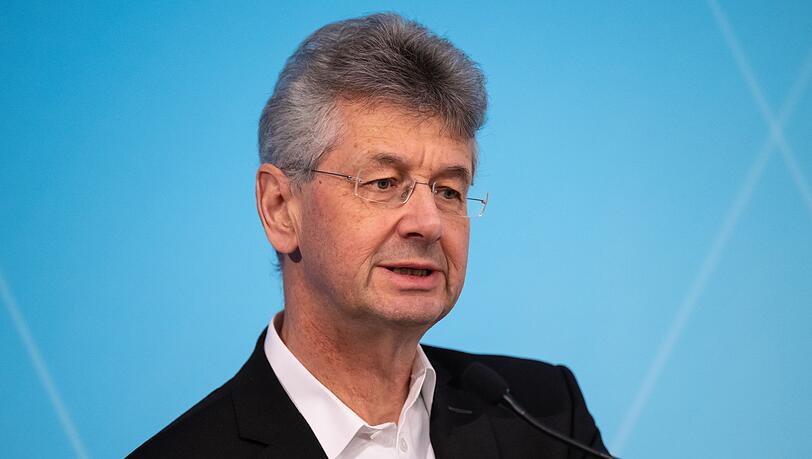 Der frühere bayerische Kultusminister Michael Piazolo geht bei den Kommunalwahlen 2026 für die Freien Wähler ins Rennen um den Posten des Münchner Oberbürgermeisters. (Archivbild)