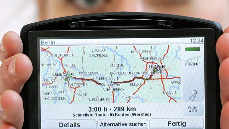 Ist dem Navigationsgeräts gefolgt, ohne nachzudenken: Eine 73-Jährige hielt plötzlich auf der Autobahn (Symbolbild). Ist dem Navigationsgeräts gefolgt, ohne nachzudenken: Eine 73-Jährige hielt plötzlich auf der Autobahn (Symbolbild).