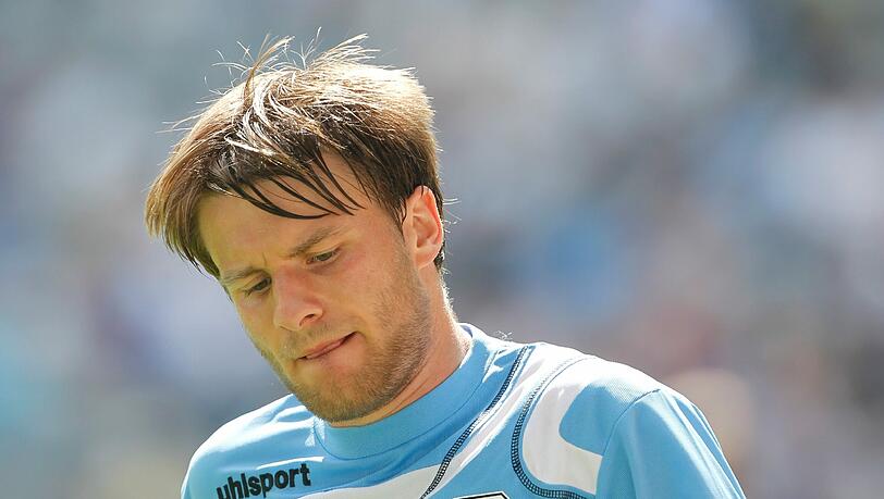Nach seiner Verletzungspause schon wieder voll gefordert: Löwe Daniel Halfar. Nach seiner Verletzungspause schon wieder voll gefordert: Löwe Daniel Halfar.