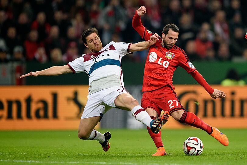 Xabi Alonso &ndash; Note 4 - Pendelte zwischen Dreierkette und Mittelfeld. Gegen gut verschiebende Leverkusener mit wenigen Ideen.
