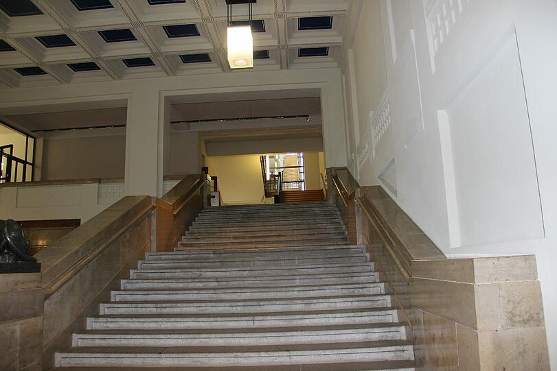 Genauso wie das Treppenhaus.