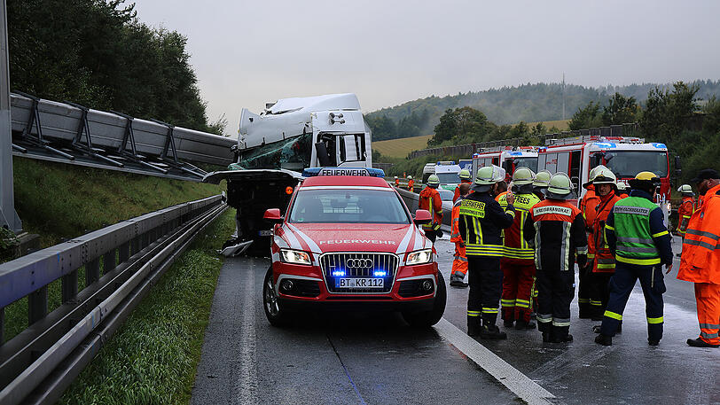 Die Bilder vom spektakulären Unfall auf der A9.