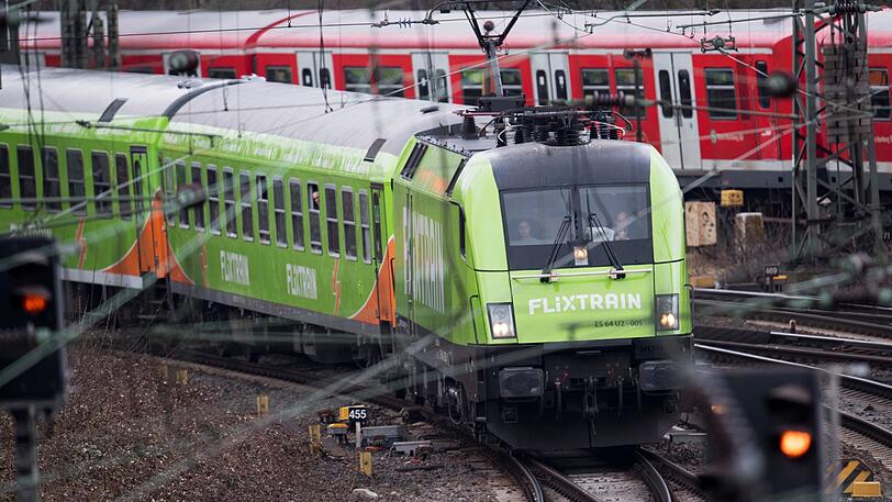 Nicht rot sondern grün - der Flixtrain fährt aber erstmal noch nicht zwischen München und Berlin.