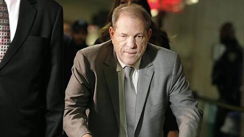 Harvey Weinstein auf dem Weg ins Gericht.