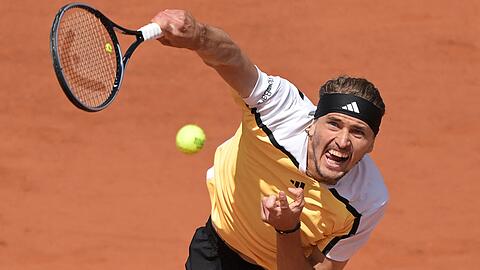 Alexander Zverev hat das French-Open-Finale gegen den Spanier Carlos Alcaraz nach fünf Sätzen verloren.