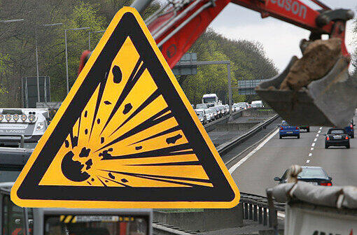 Explosion auf der A 3: Ein Bagger ist auf eine Sprengladung gestoßen (Symbolbild)