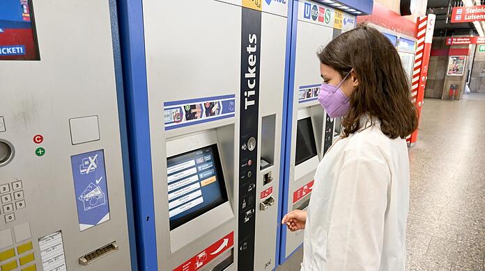 Wer sich am Automaten ein 9-Euro-Ticket gekauft hat, weiß, was er hat. Aber was ist mit den Abo-Kunden?