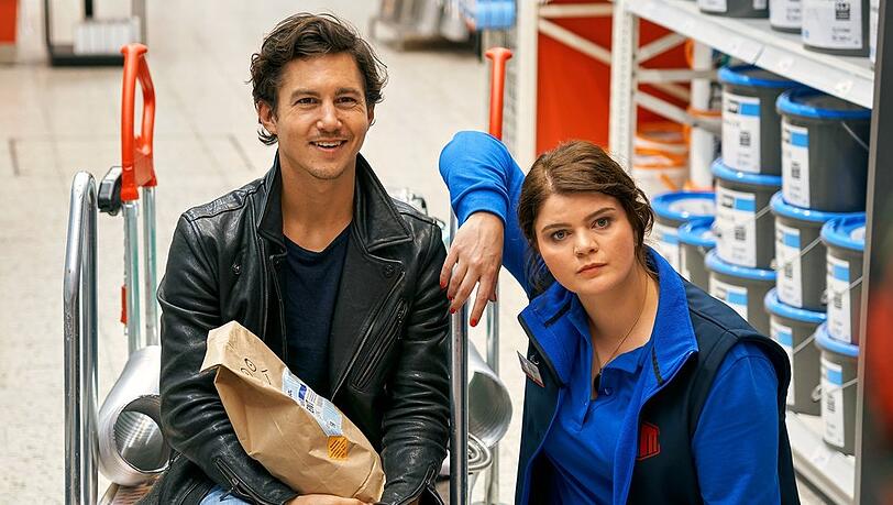 Sophie Passmann und Tim Oliver Schultz durchleben in "Damaged Goods" die ein oder andere Existenzkrise.