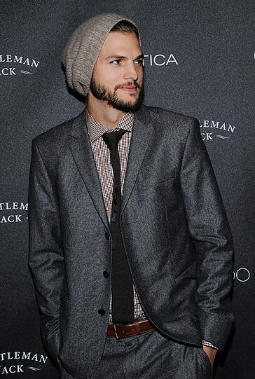 Mütze und Bart machen den Mann - das lässt zumindest der derzeitige Trend vermuten. Ashton Kutcher macht vor, wie&rsquo;s geht.
