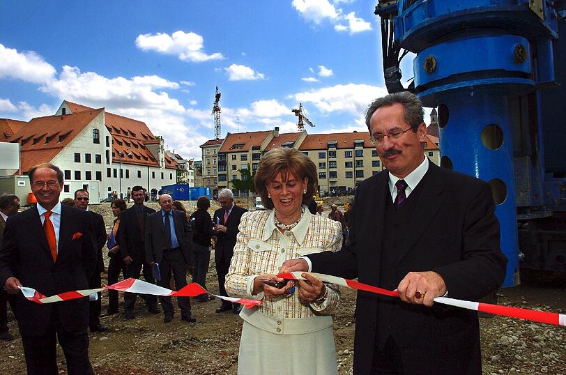 Ein wichtiger Moment in Strötgens Amtszeit: Der Baubeginn für das jüdische Zentrum in München an Jakobsplatz.