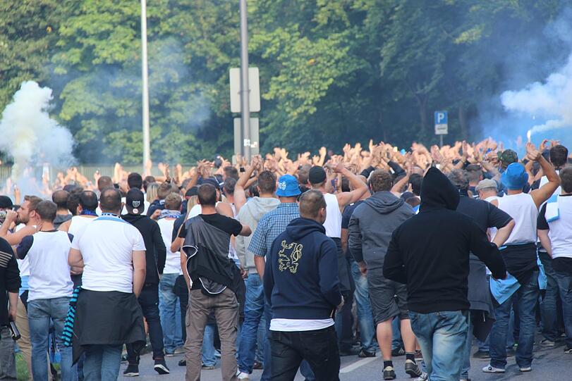 Sehen Sie hier weitere Bilder vor dem Amateurderby.