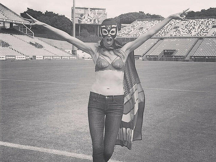 Heidi Klum weiß sich sogar im Rugby-Stadion in Szene zu setzen