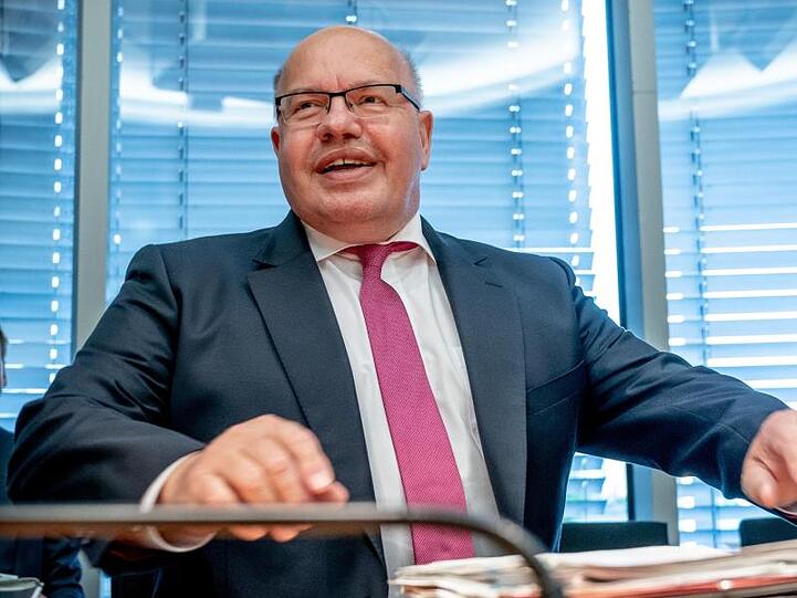 Bundeswirtschaftsminister Peter Altmaier will in der Corona-Krise eine Verlängerung der Überbrückungshilfen für den Mittelstand bis Ende des Jahres.