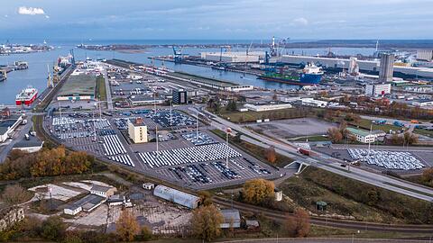&Uuml;ber den Rostocker Hafen soll Wasserstoff in Form von Ammoniak nach Deutschland gelangen. (Archivbild)