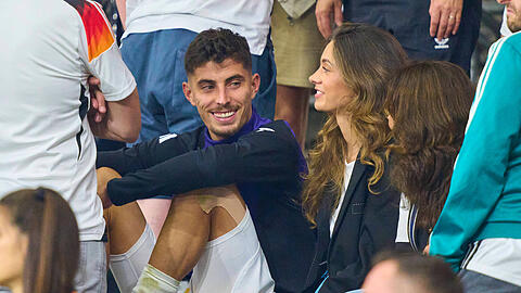 Sophia Weber mit Kai Havertz während der Fußball-EM in Deutschland – auf Instagram hat sie ihren Namen bereits in Havertz geändert.