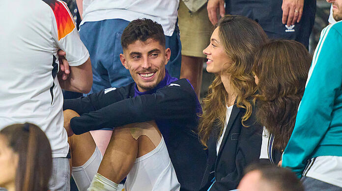 Sophia Weber mit Kai Havertz während der Fußball-EM in Deutschland – auf Instagram hat sie ihren Namen bereits in Havertz geändert.