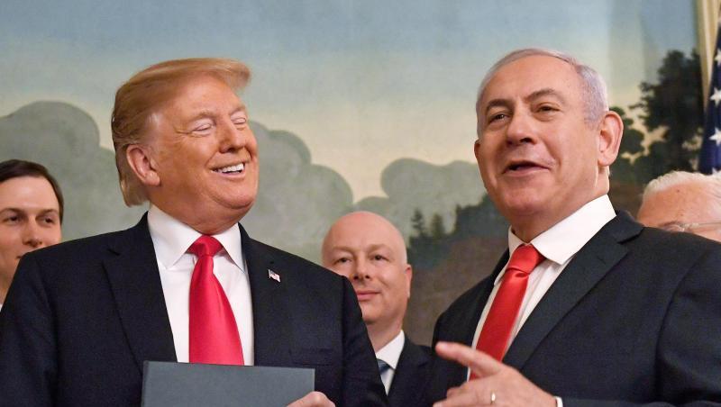 Bestens aufgelegt: Israels Regierungschef Benjamin Netanjahu und US-Präsident Donald Trump bei der Zeremonie zur formellen Anerkennung der besetzten Golanhöhen als Staatsgebiet Israels durch die USA. Bestens aufgelegt: Israels Regierungschef Benjamin Netanjahu und US-Präsident Donald Trump bei der Zeremonie zur formellen Anerkennung der besetzten Golanhöhen als Staatsgebiet Israels durch die USA.