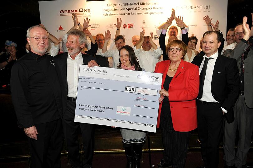 Otto Koch, Paul Breitner, Ramona Pimiskern, Ina Stein und Frank Bassermann auf der 181 Trüffel-Küchenparty.