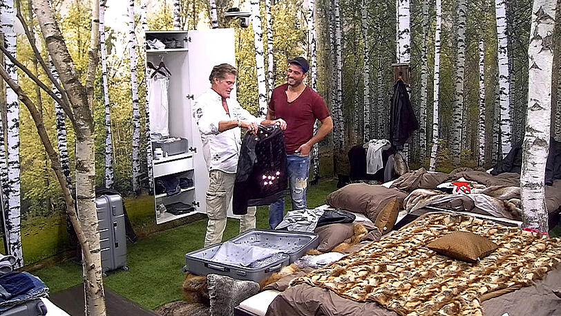 David Hasselhoff hat das "Promi Big Brother"-Haus nach vier Tagen verlassen. Seine besten Bilder aus dem Haus hier zum Durchklicken!
